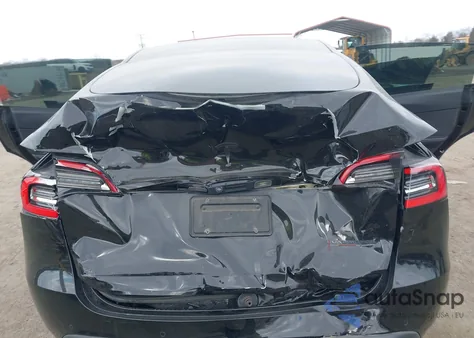 2021 Tesla Model Y Long Range Dual Motor All-Wheel Drive z USA, uszkodzony, nr VIN 5YJYGDEE7MF107970